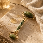 1 Masseur Visage en Pierre de Jade - Vert + Housse
