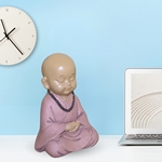 Statuette Bouddha Bébé Rose en Prière
