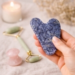 1 Gua Sha en Sodalite Bleue + Housse